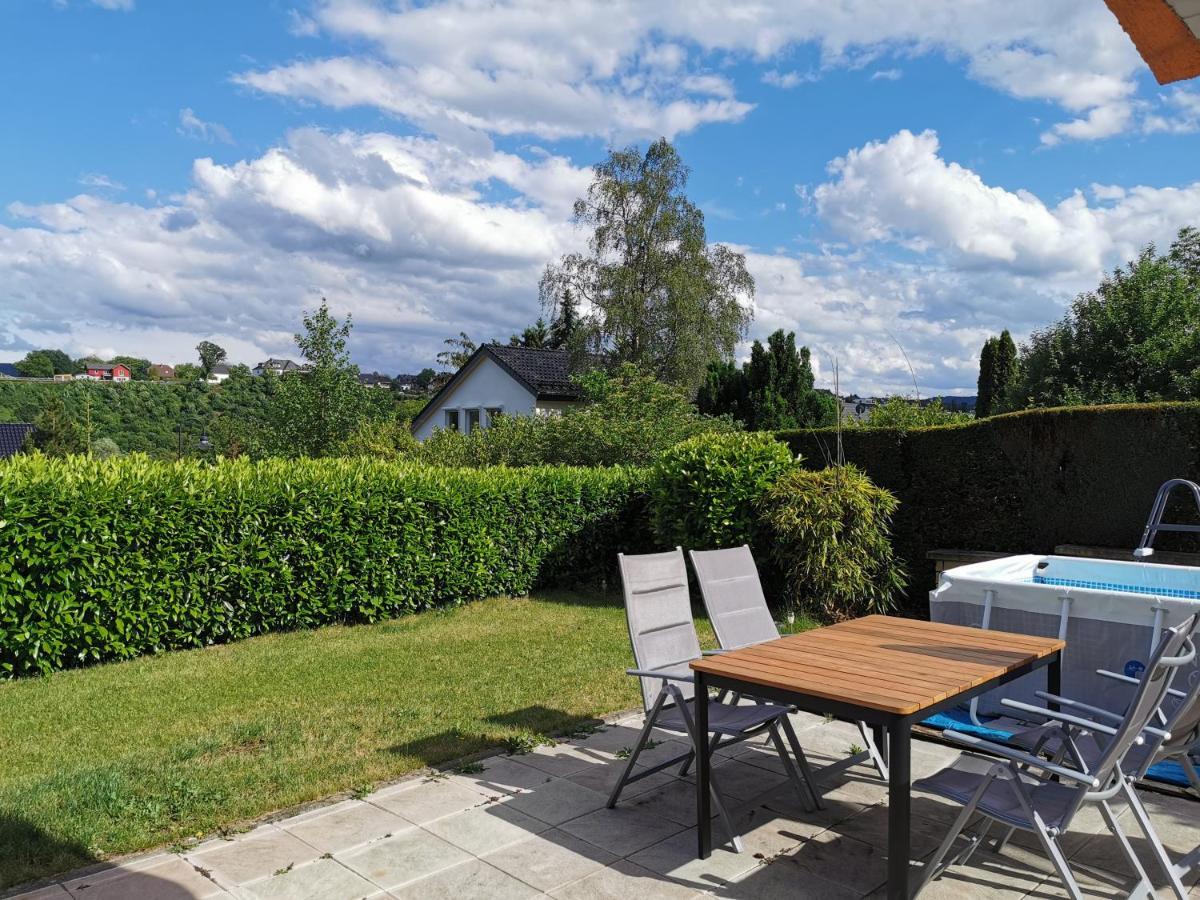 Gemuetliche 90 Qm Wohnung In Saarburg, Zentral Gelegen, Garten Mit Aussicht, Separater Eingang Exterior foto